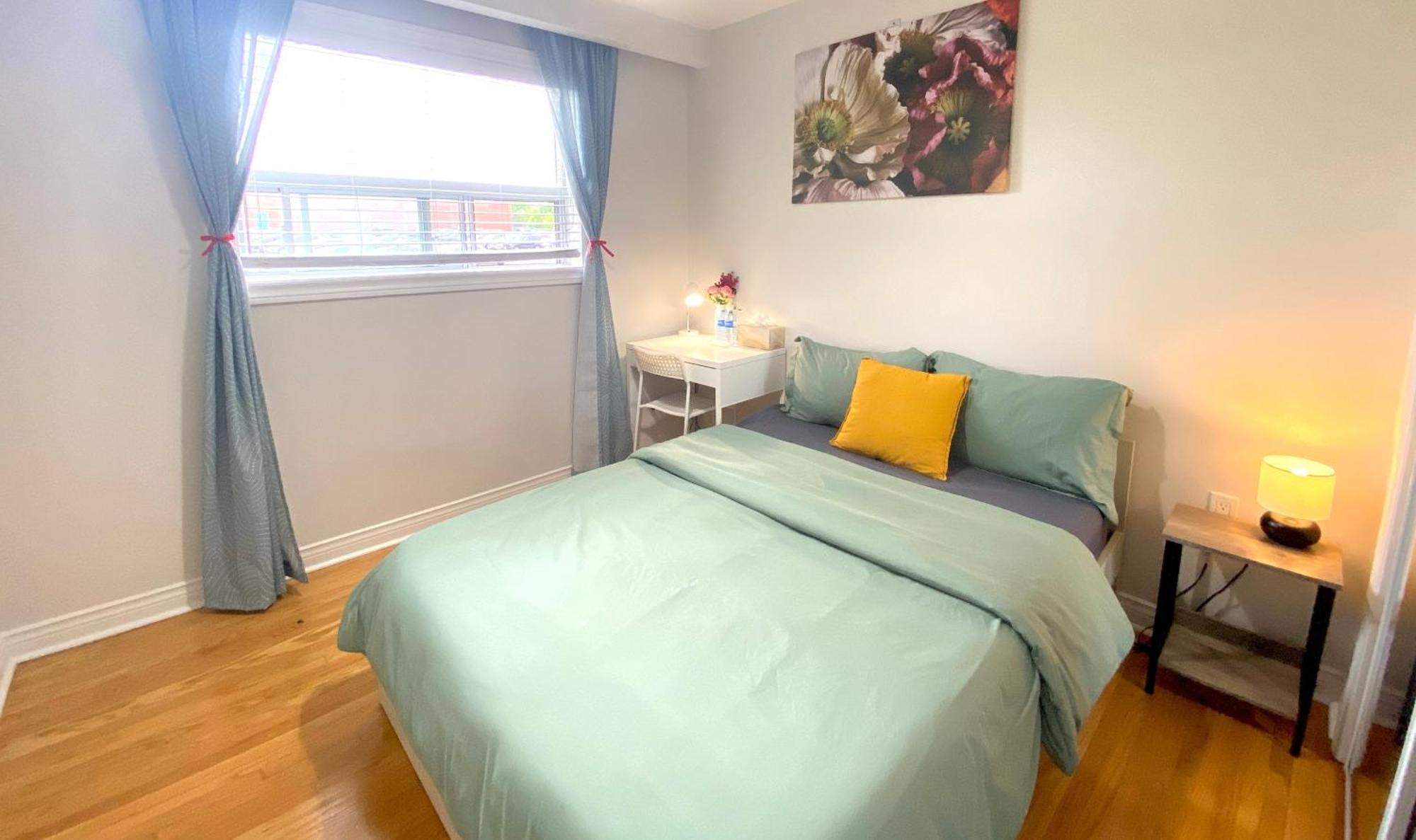 ホテル Sunny House - Main Floor, Free Parking, In トロント 部屋 写真