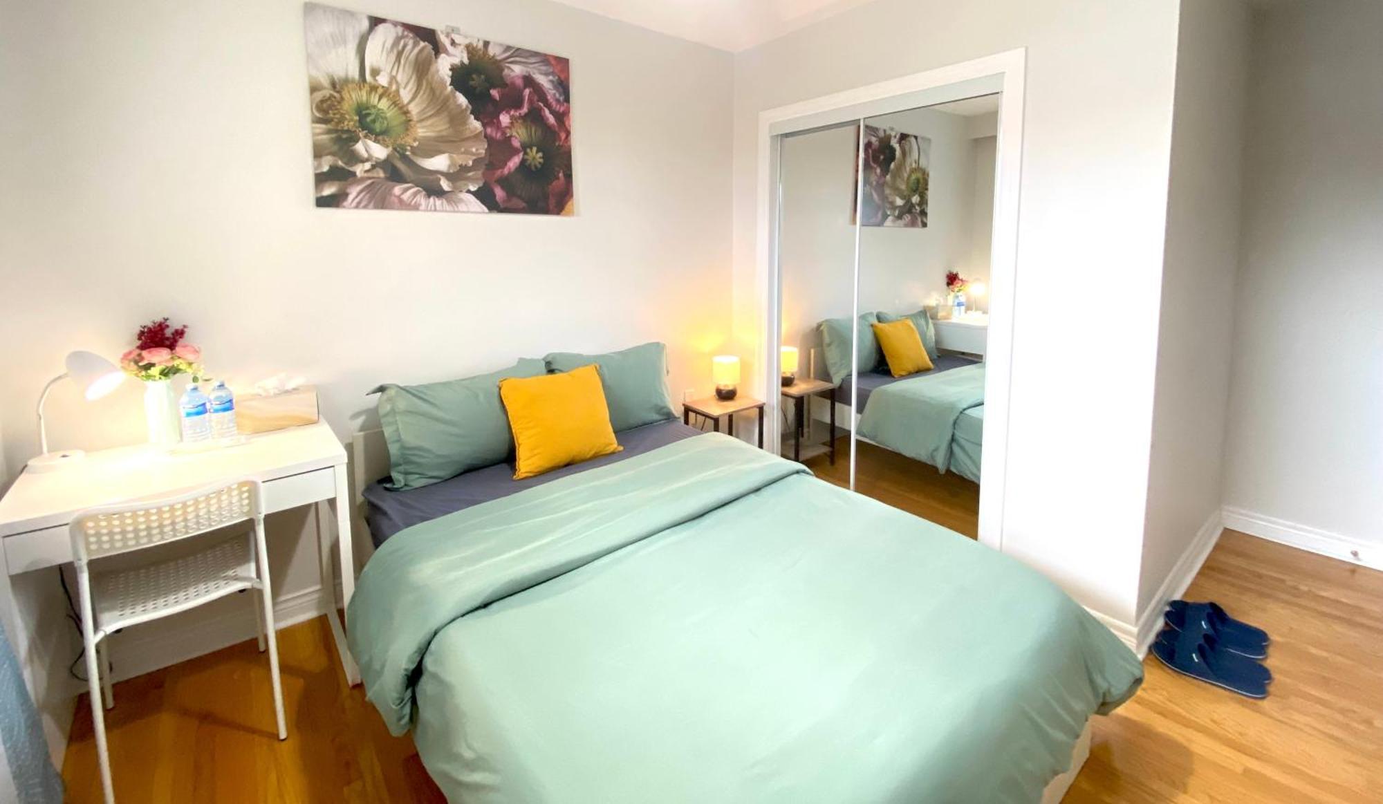 ホテル Sunny House - Main Floor, Free Parking, In トロント 部屋 写真